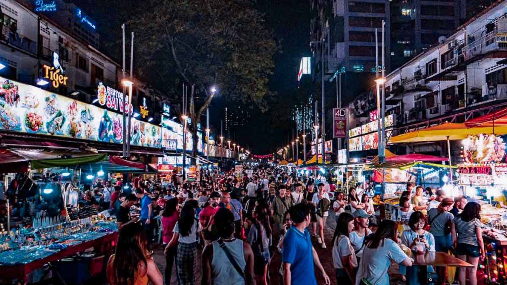 alor street night market - kuala lumpur food guide