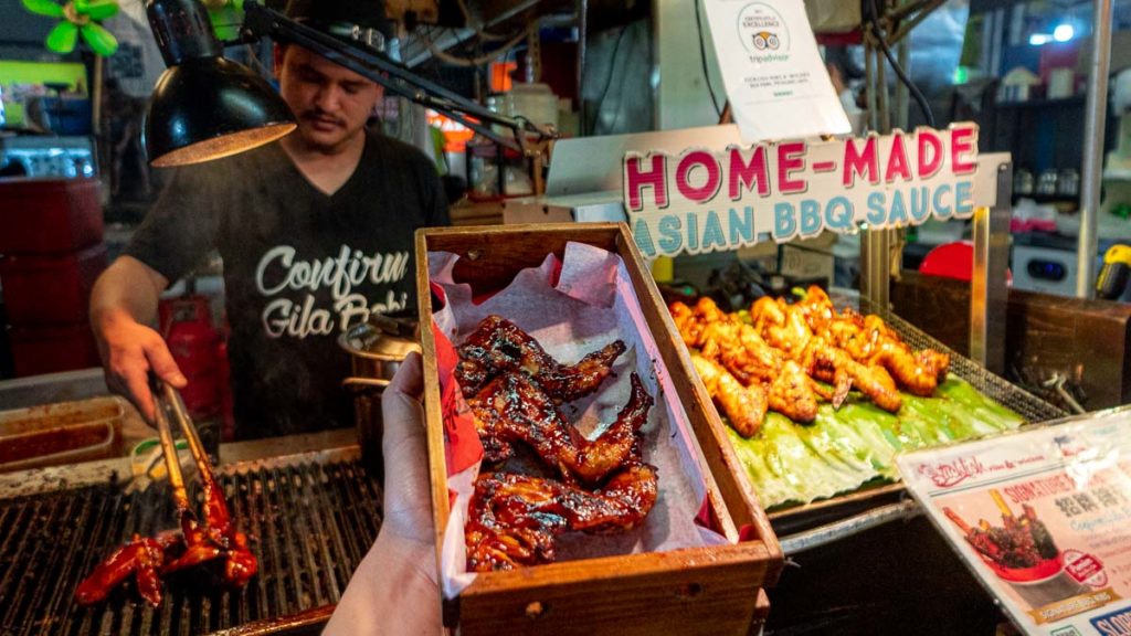 alor street night market - kuala lumpur food guide