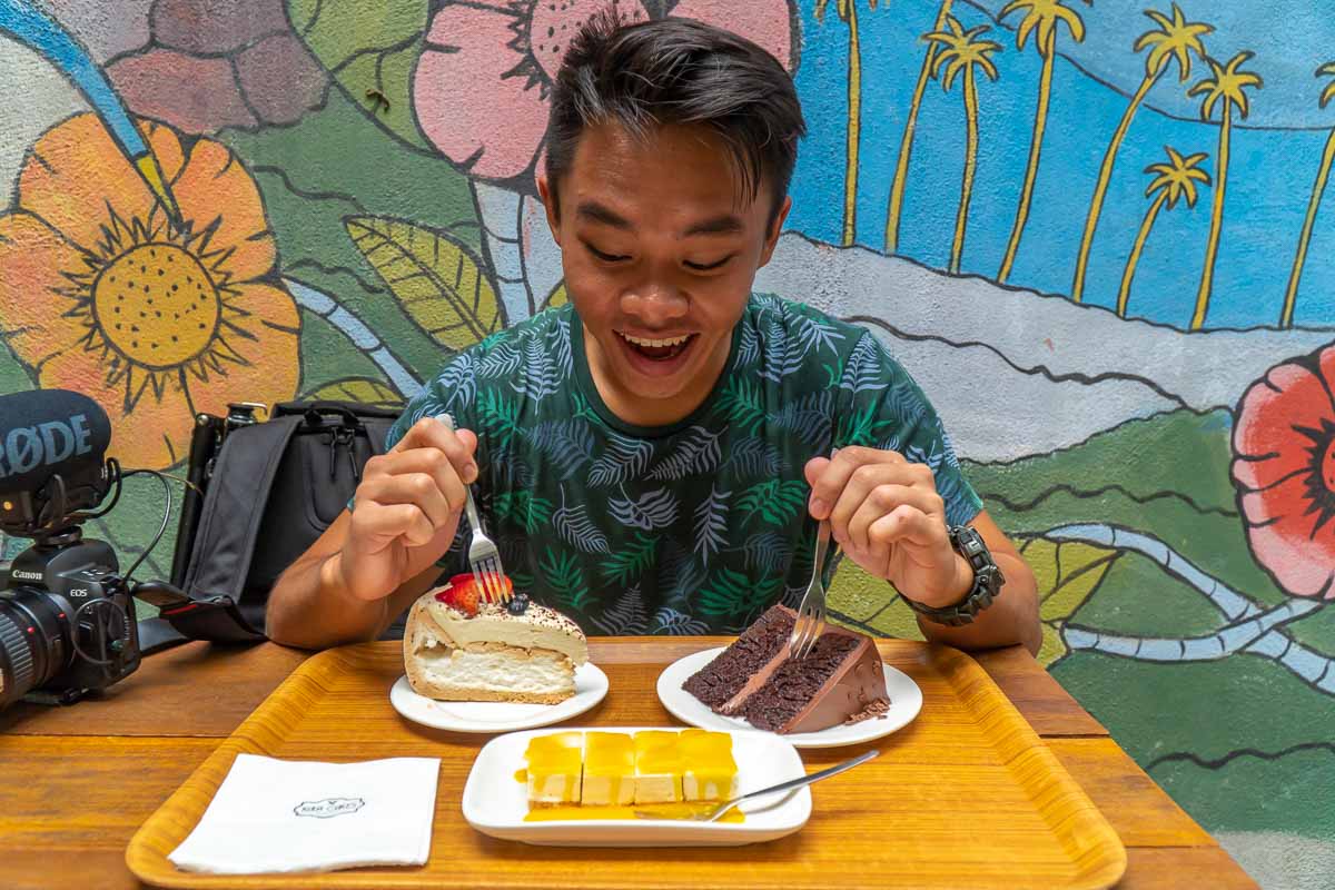 Aldo Eating Kula Cakes - Where to Eat in Kuantan