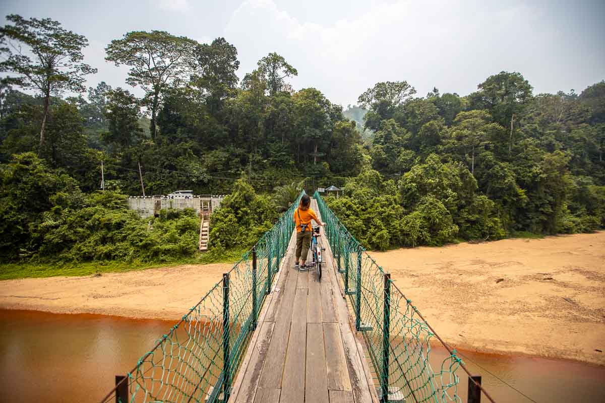 Crossing Hanging Bridge at Sungai Lembing - Kuantan Guide
