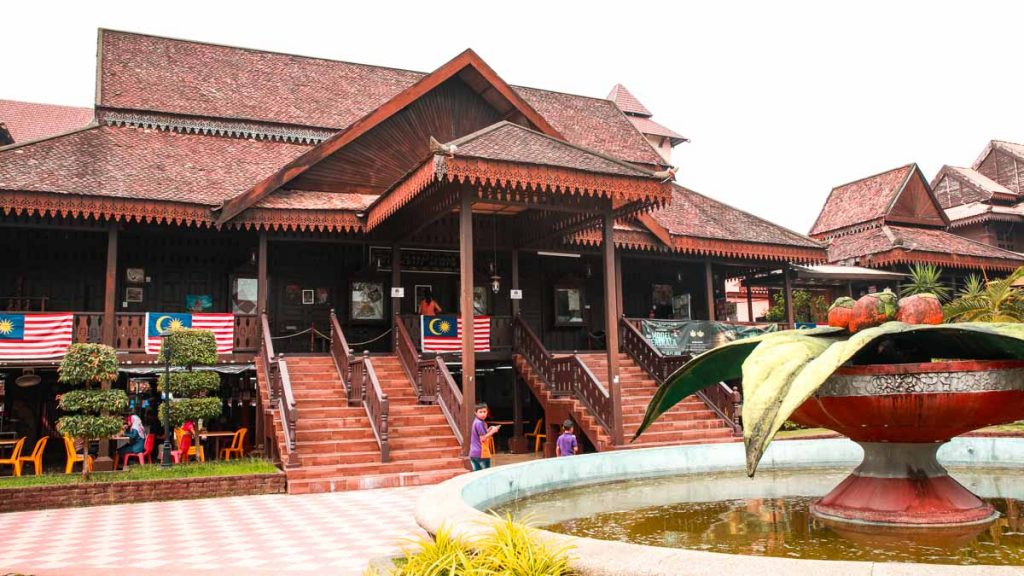 Handicraft Village Kota Bharu - Historical Things to Do in Kota Bharu