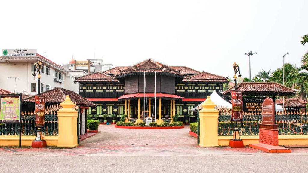 Kota Bharu Istana Jahar - Historical Things to Do in Kota Bharu