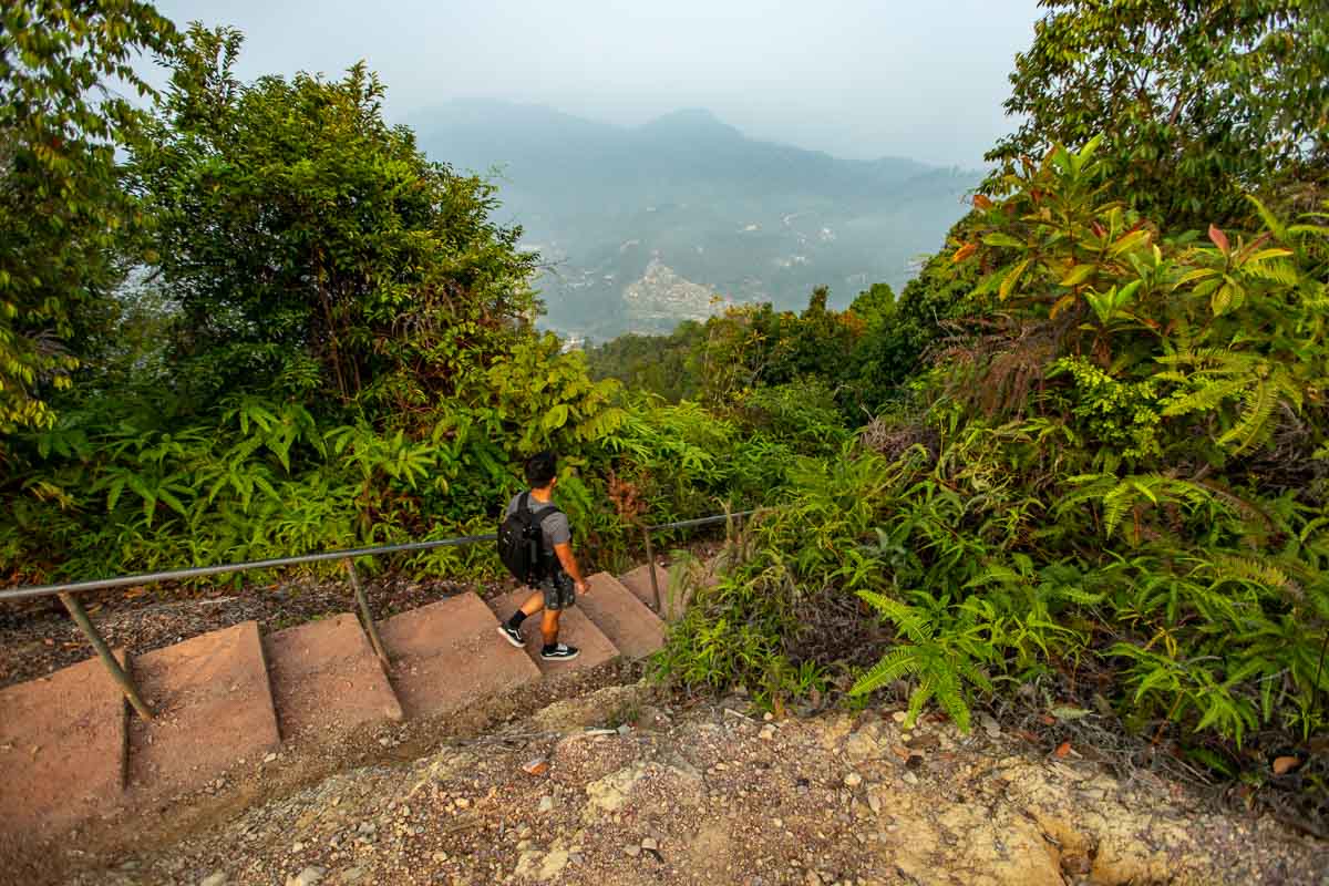 Looking at Sea of Mist at Bukit Panorama Sungei Lembing - Kuantan Guide