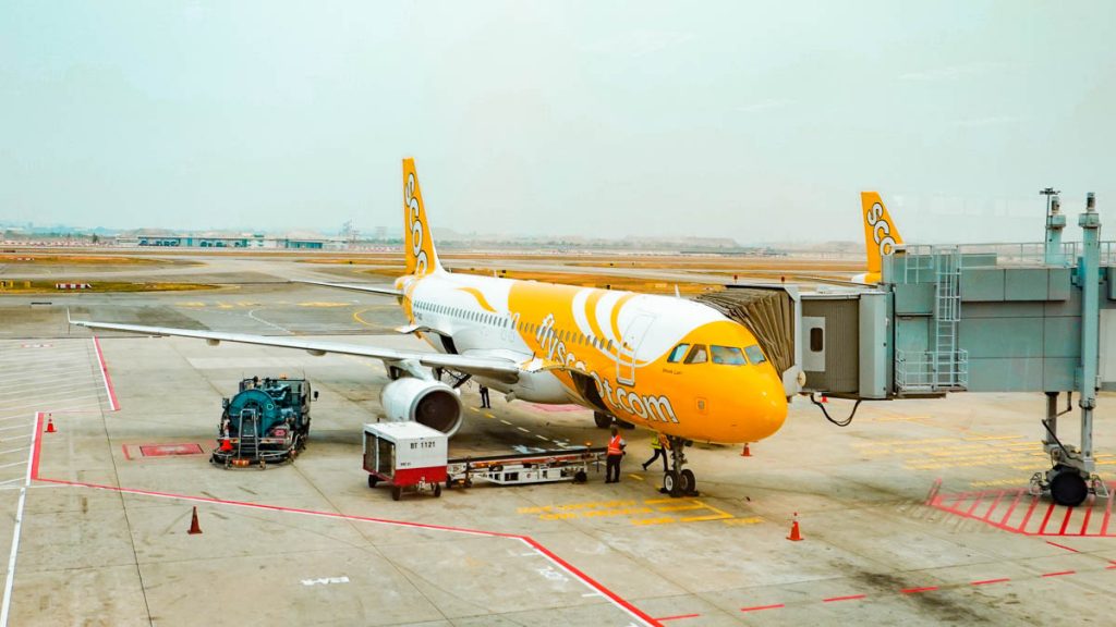 Scoot plane from Singapore