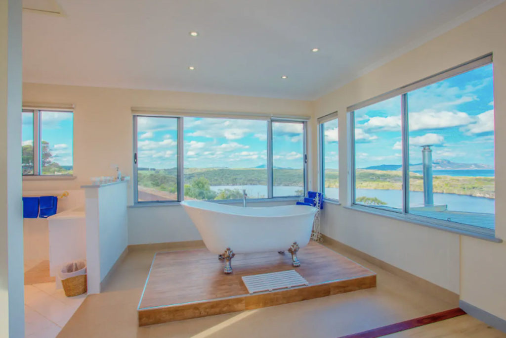 Taylor-Inlet-Bath-Accommodation-in-Western-Australia