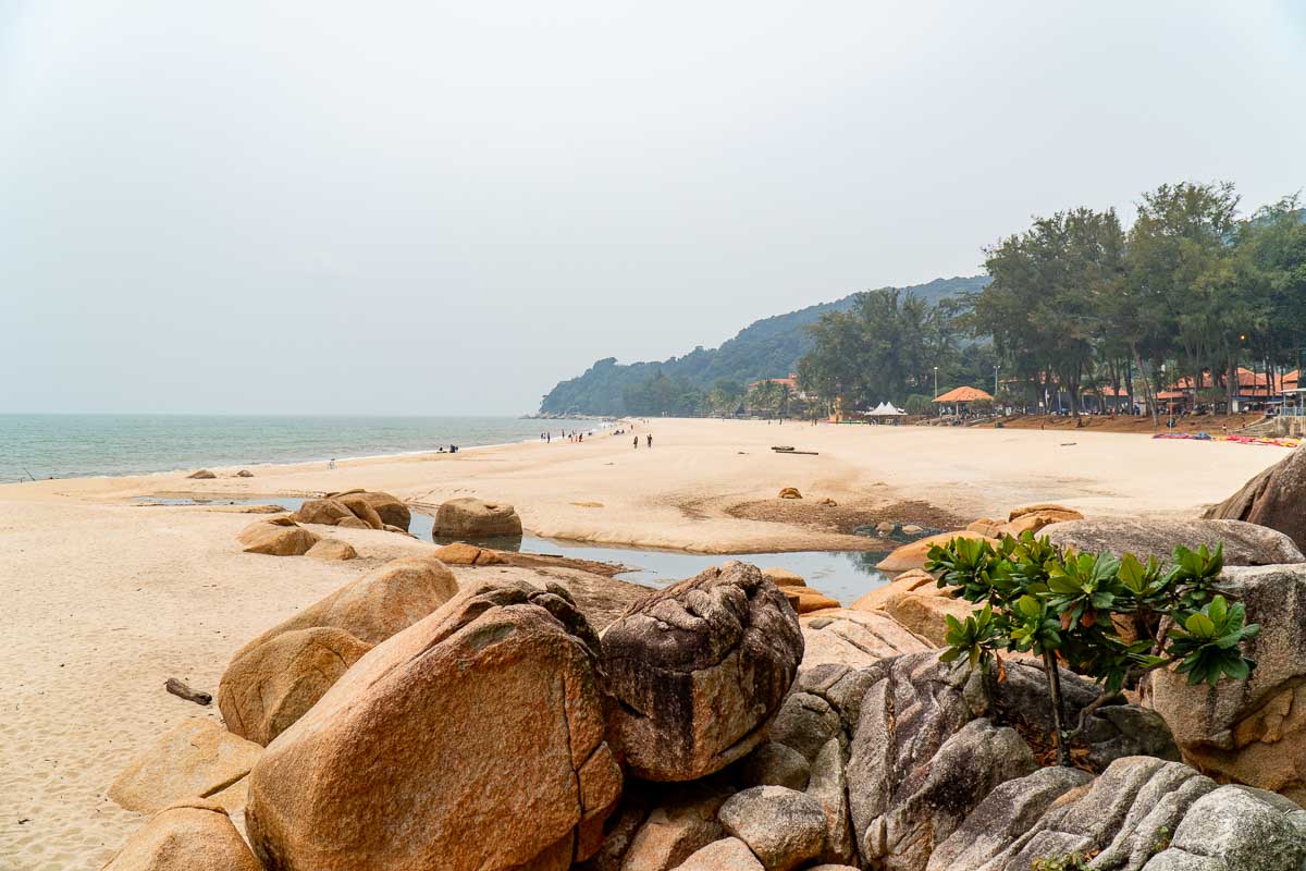 Teluk Chempedak Beach - Kuantan Guide