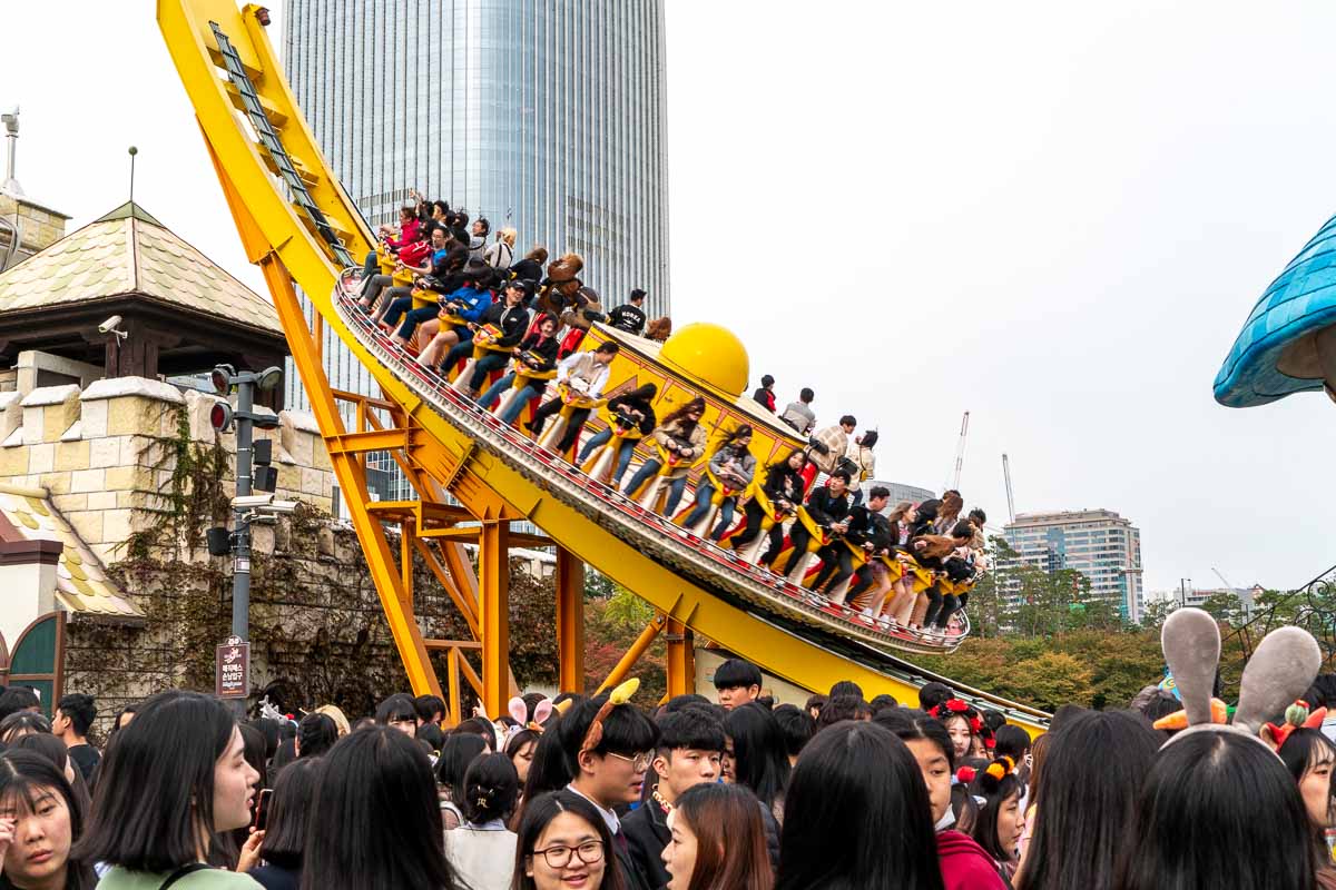 Gyro Spin Ride Queue - Lotte World Guide