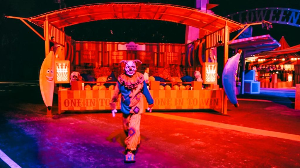 Halloween Carnival clown and games stall USS HHN - USS Halloween Horror Nights 2019