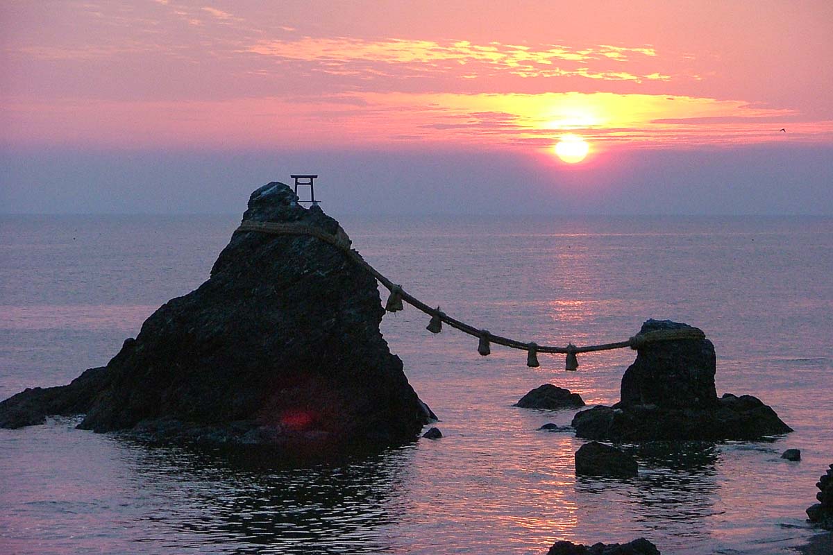 Meoto-iwa Rocks Mie Prefecture - Day Trips from Nagoya