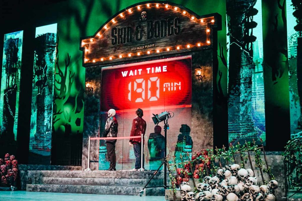 Skin and bones scare show uss hhn - USS Halloween Horror Nights 2019