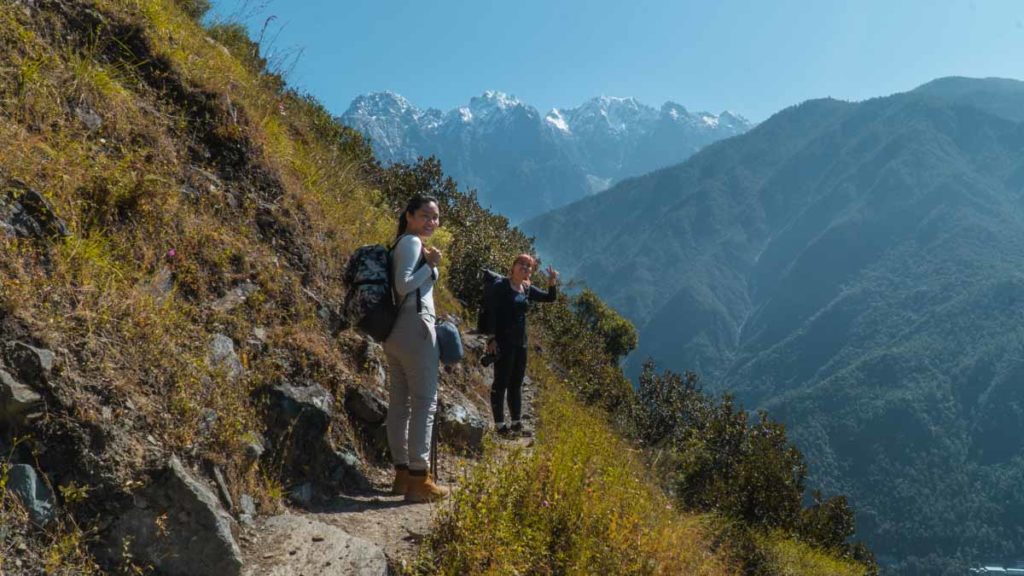 Tiger Leaping Gorge (Upper Trekking Route Day 1) - Yunnan China