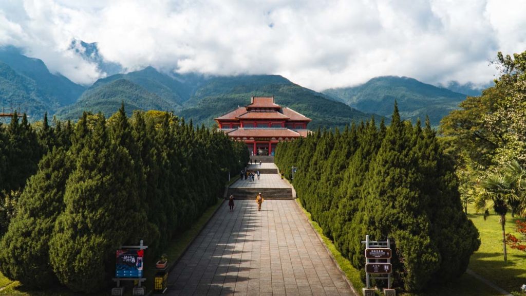 Dali Yutong Avalokitesvara Hall - Things to do in Yunnan Province, China