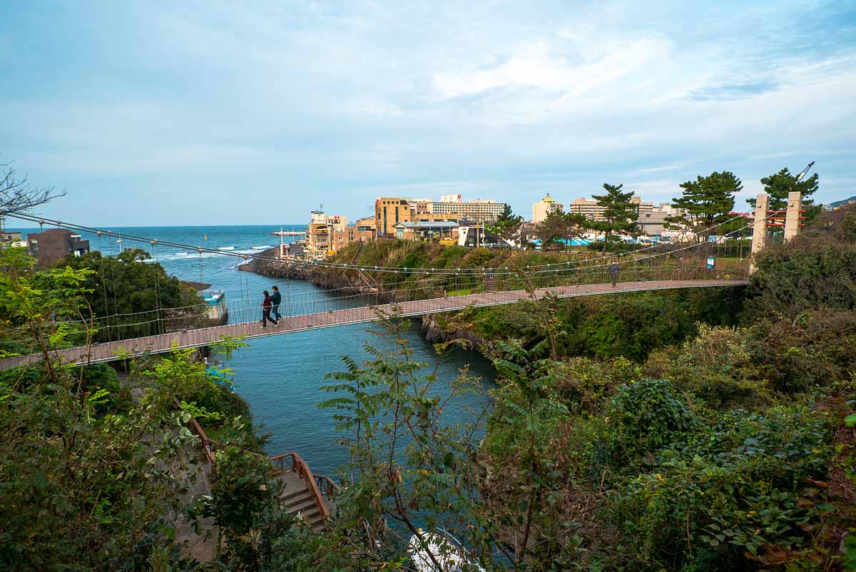 Jeju Yongyeon Suspension Bridge - Jeju Itinerary