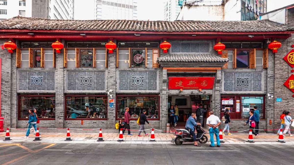 Jianxinyuan store selling crossing bridge noodles in kunming city
