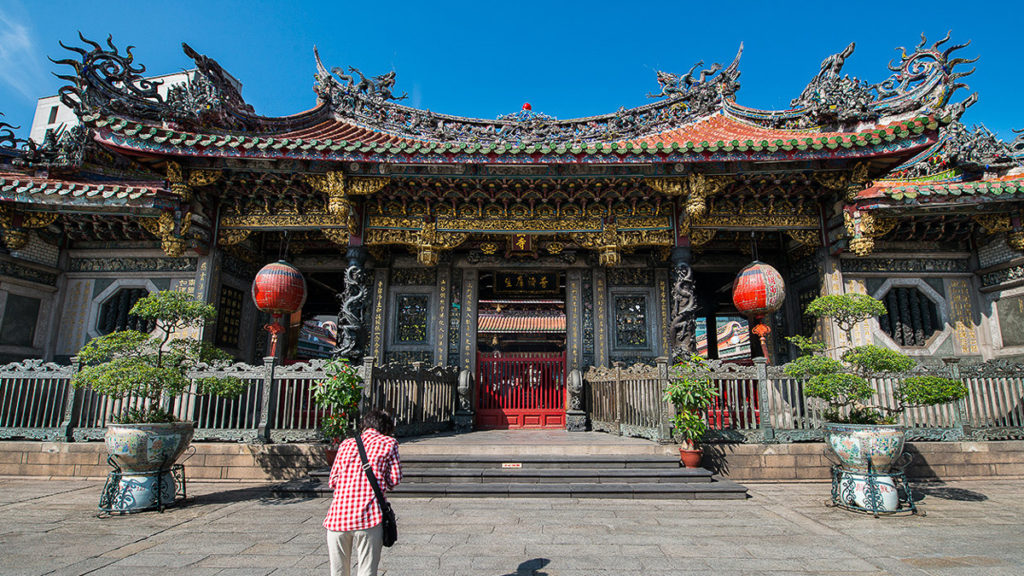 Longshan Temple - Things To Do In Taipei 