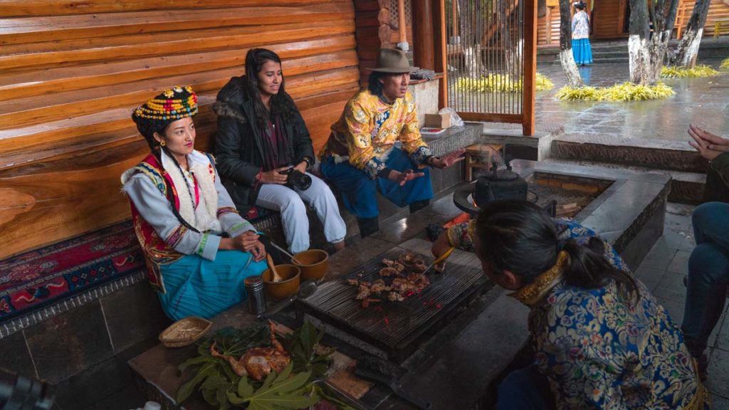 Yunnan Nationalities Pumi Tribe Cooking Chicken