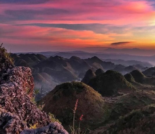 11 Amazing Getaways from Singapore to Escape During The Chinese New Year Holidays casino-peak-cebu-feature-image.