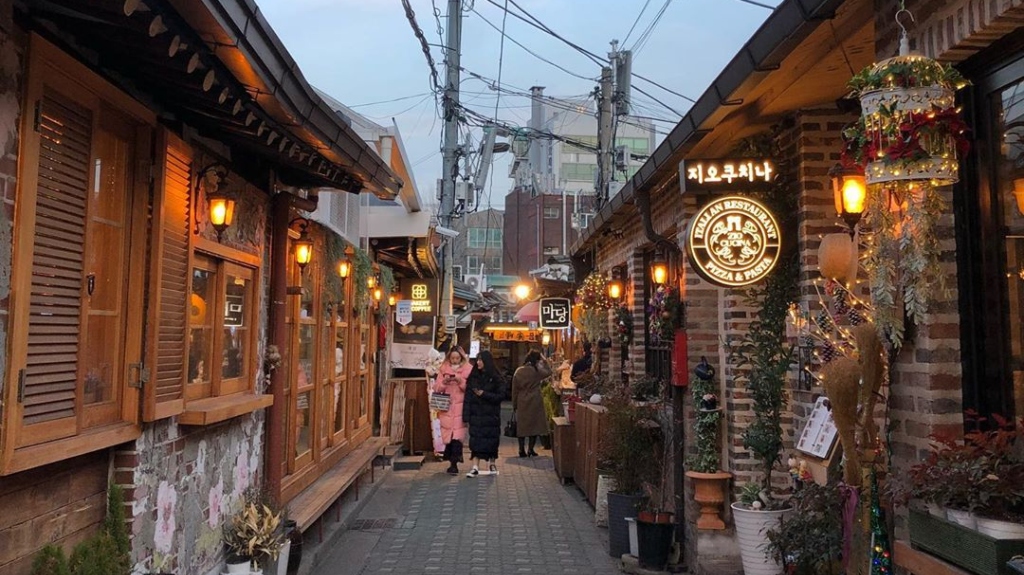 Streets of Ikseon-dong - Where to stay in Seoul