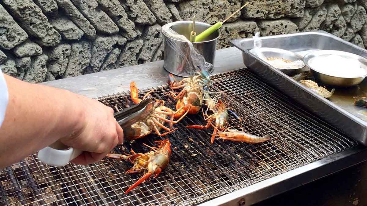 Hai Bin Prawning BBQ - Non-touristy things to do in Singapore