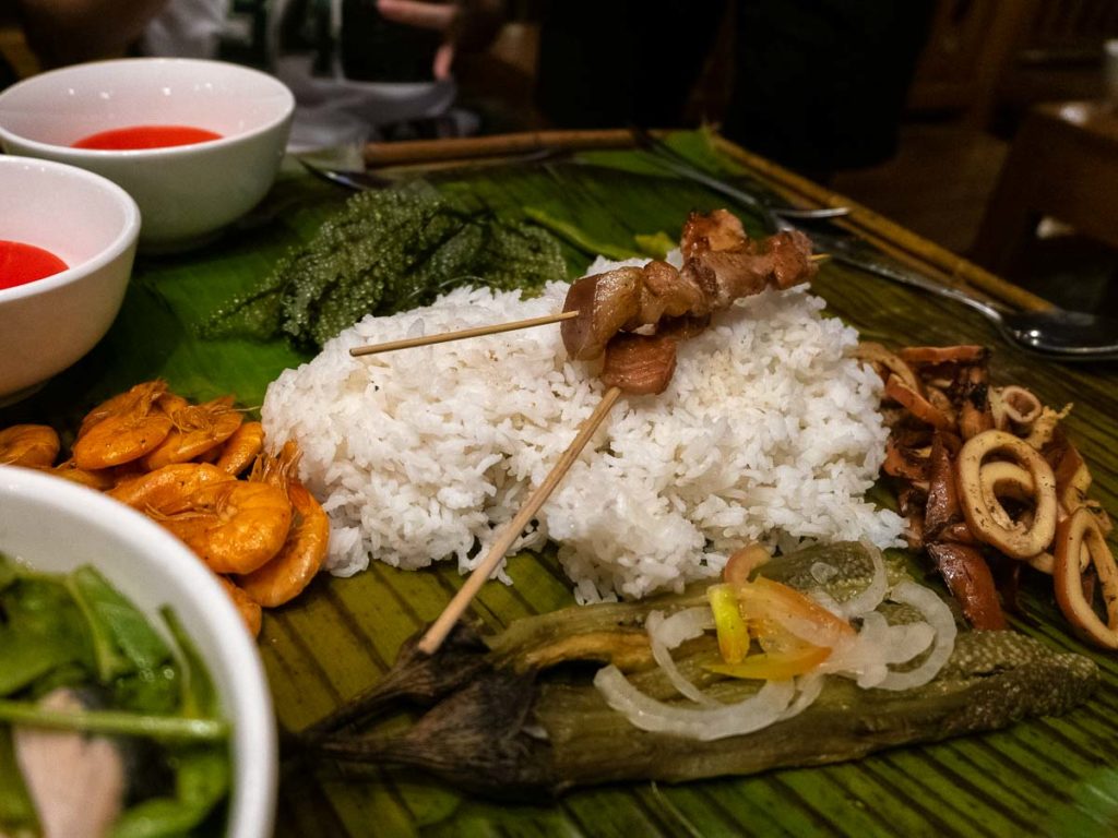 Boodle fight for three persons at restaurant along Baywalk - Puerto Princesa Itinerary 