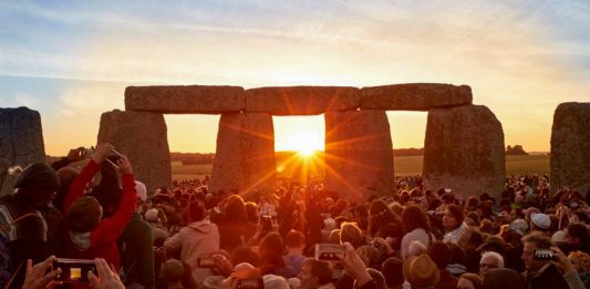Featured - Stonehenge Summer Solstice