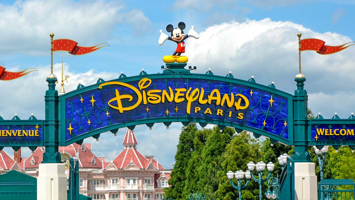 Disneyland Paris - Theme parks around the world reopen after COVID-19