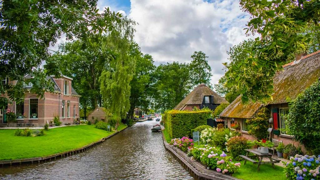Giethoorn Village Netherlands Town With No Street - Fun Facts 