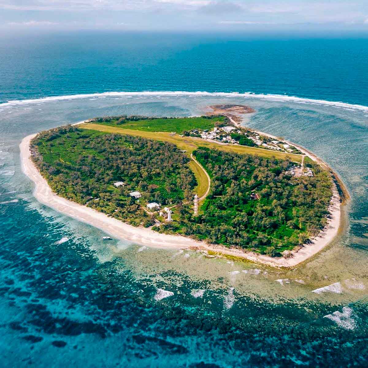 Lady Elliot Island Great Barrier Reef - Australia recommended by locals travellers celebrities