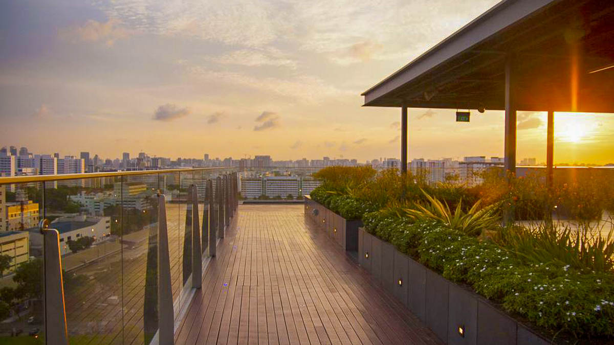 Aqueen Hotel Paya Lebar Rooftop - Affordable Hotels for Staycations