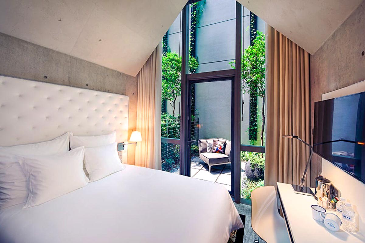 M Social Alcove Terrace Room - Staycation in Singapore