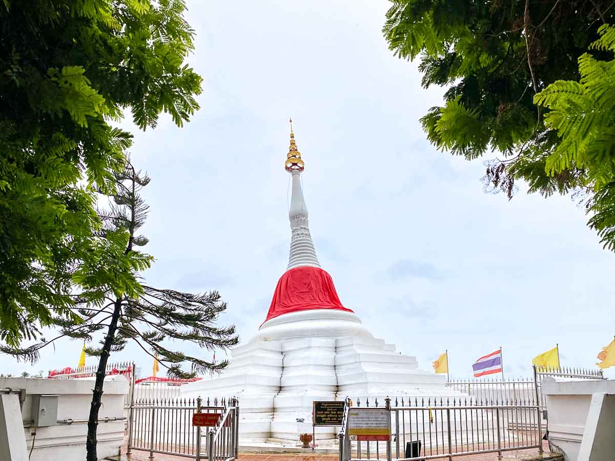 Wat Paramaiyikawat in Koh Kret - Bangkok Day Trip