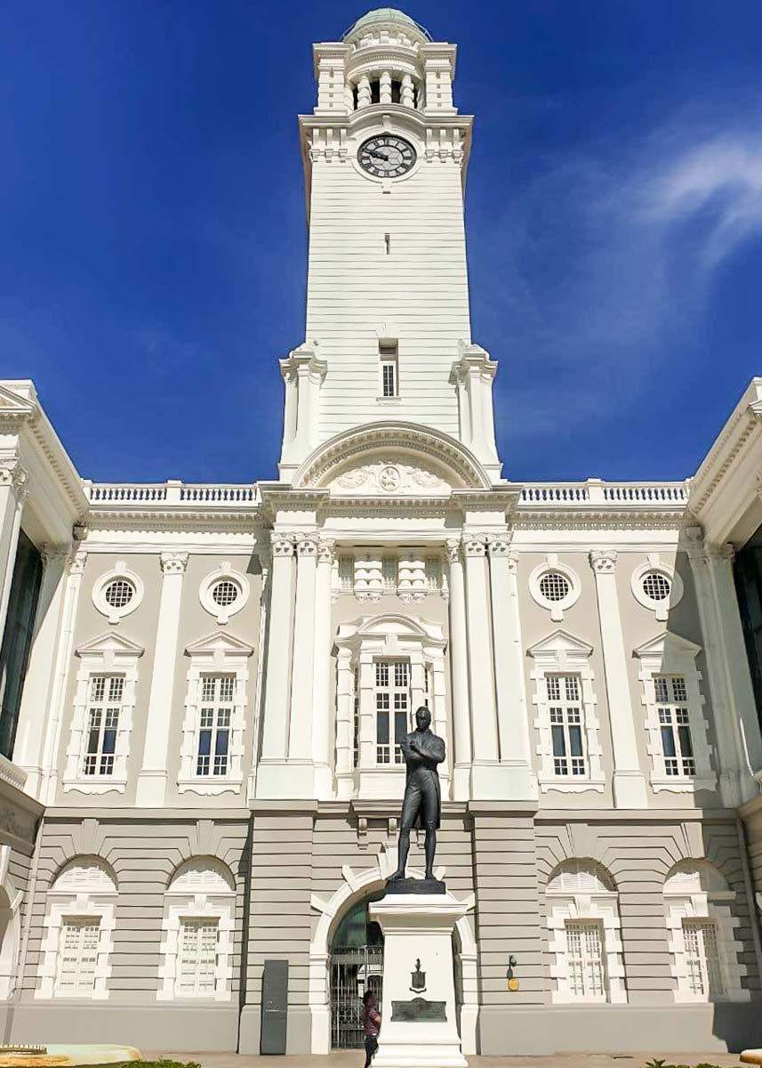 Victoria Theatre and Victoria Concert Hall's Clock Tower with Raffles Statue - Nov Deals 2020