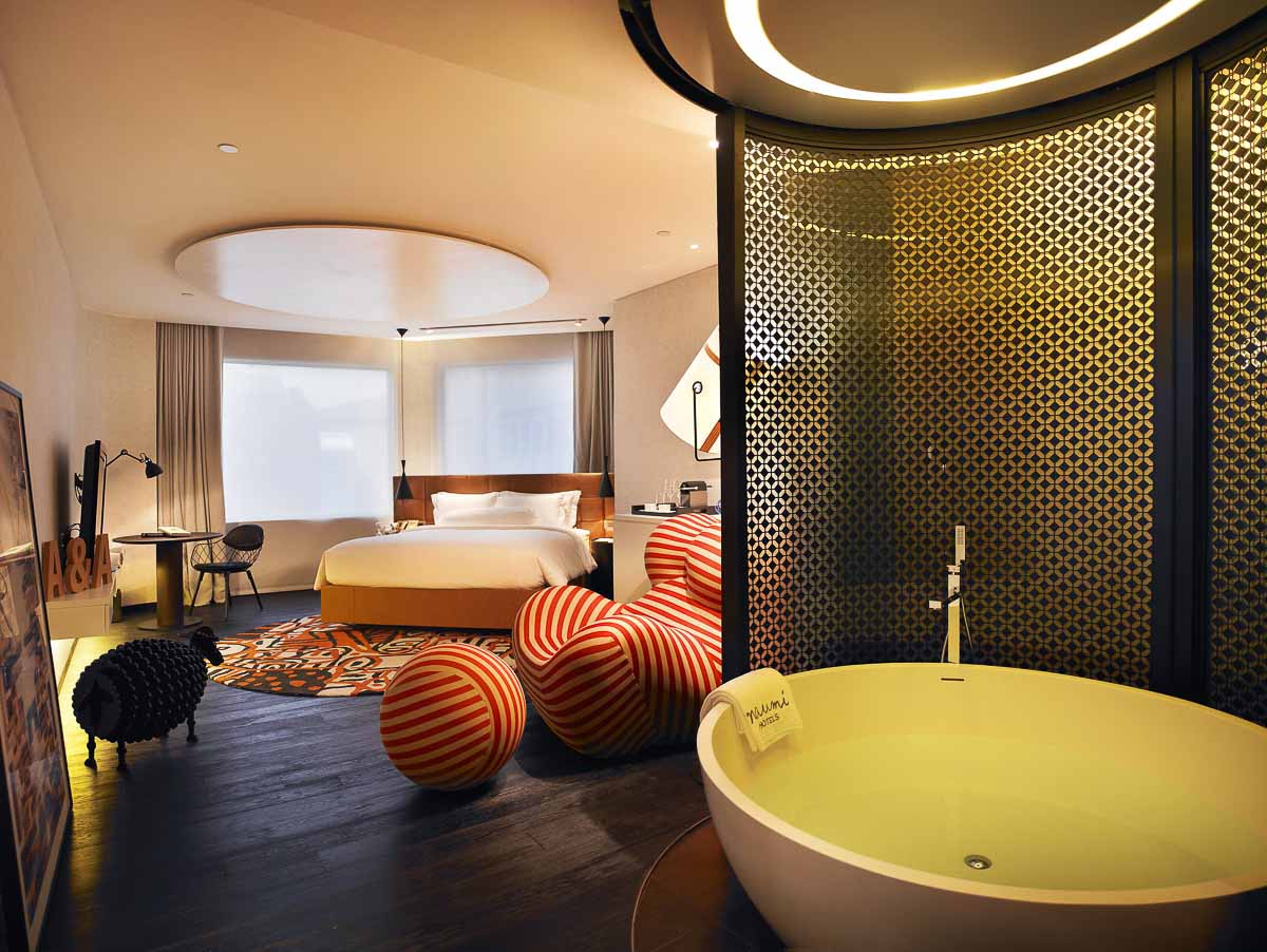 Hotel Naumi Room with Hot Tub