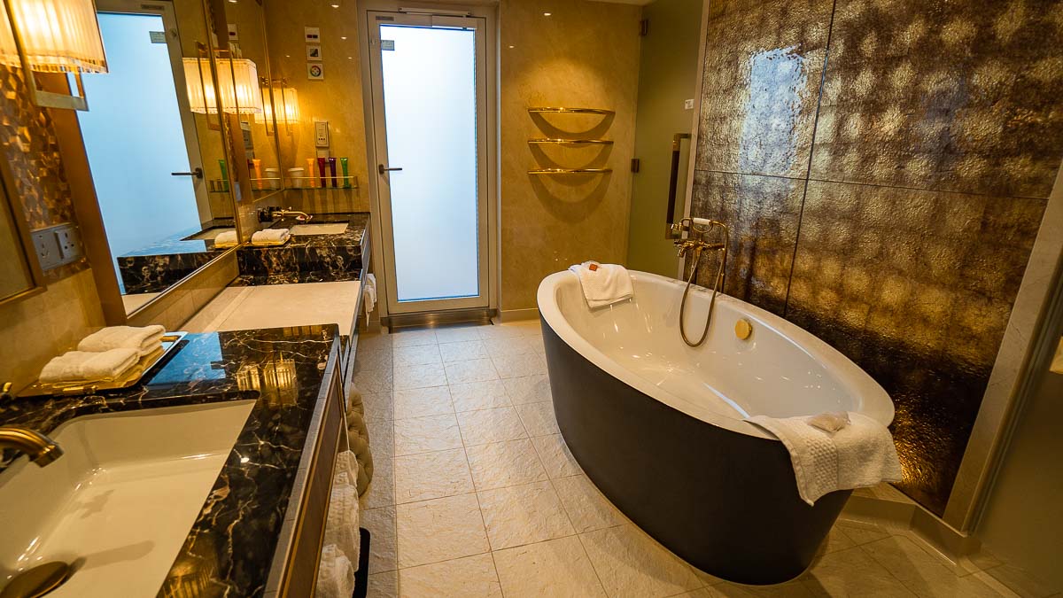 Palace Villa Master Bathroom - Genting World Dream Cruise to Nowhere