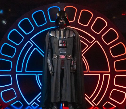 Darth Vader Costume - Star Wars Identities