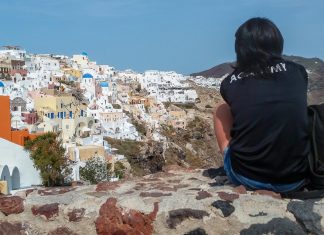9 Brutally Honest Lessons You Learn on Student Exchange Featured - Student Exchange Mich in Santorini