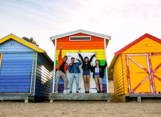 Unique Social Apps That Help You Connect With People Around The World Through Shared Interests Brighton Beach Colourful Bathing Boxes - Apps To Make Friends