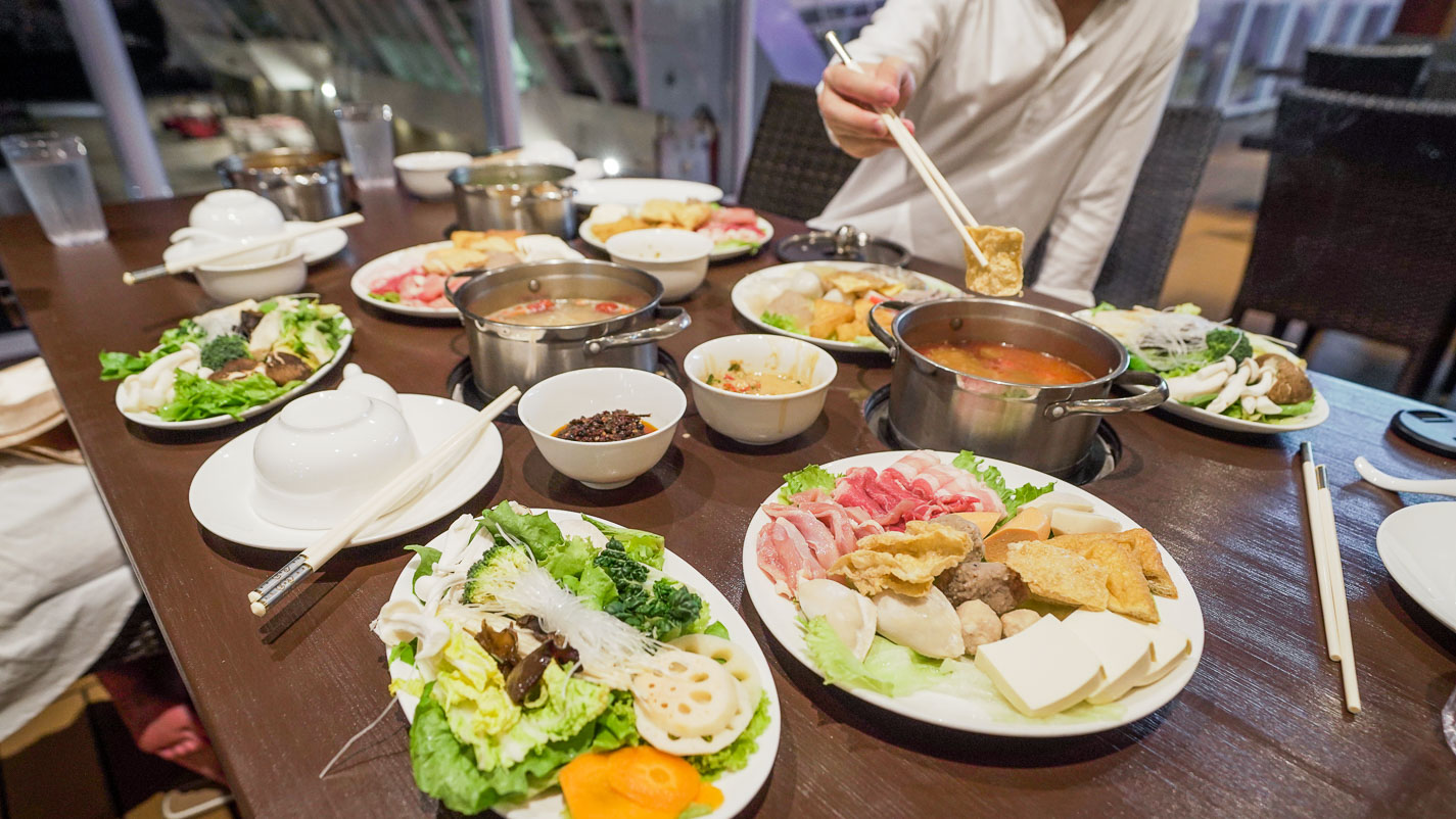 Hotpot Dinner - Dream Cruise Palace