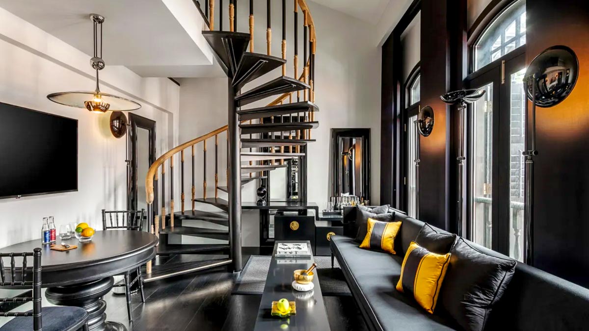 Duxton Reserve Duplex Suite 19th Century Staircase in Room - Staycation in Singapore