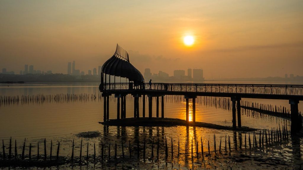 Coastal Trail Sunrise at Eagle Point Boardwalk - Sungei Buloh Wetland Reserve Guide