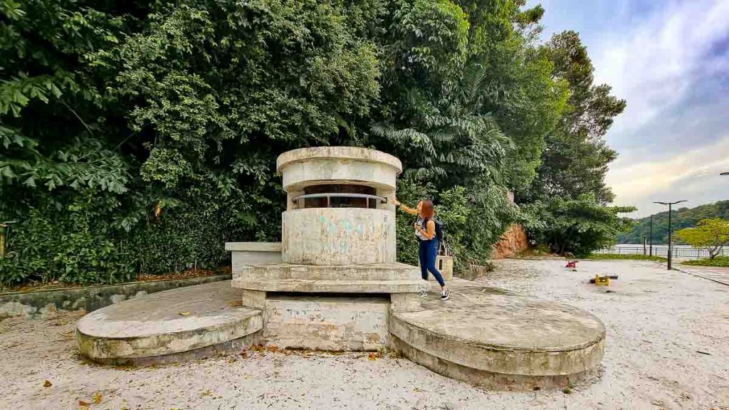 Machine gun pillbox - Labrador Park Guide