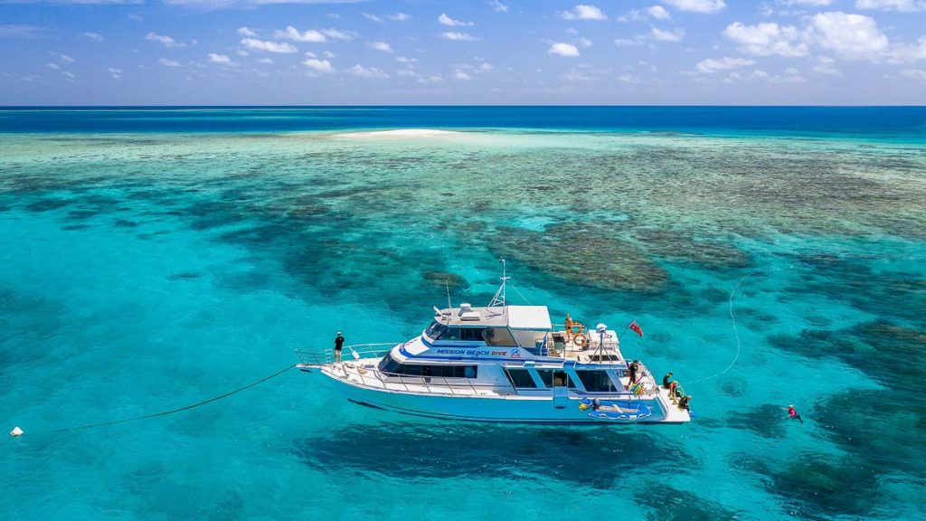 Sailing on a Yacht in the Great Barrier Reef - Best of Great Barrier Reef