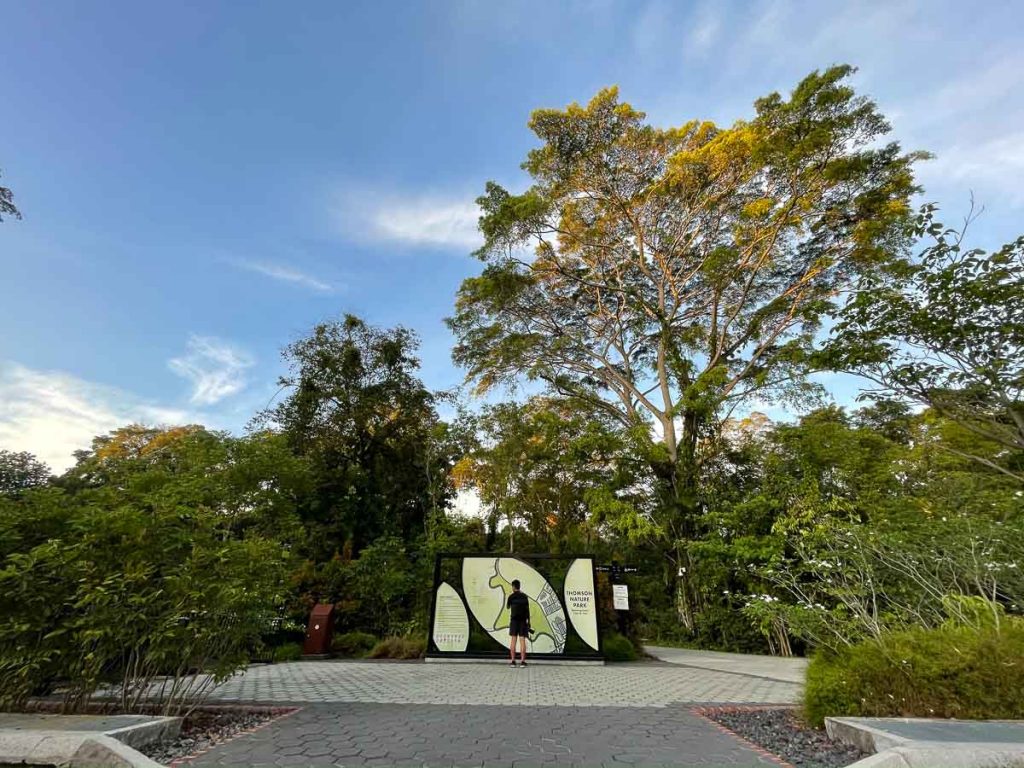 Zone de parking du parc naturel de Thomson - Un guide de randonnée à Singapour