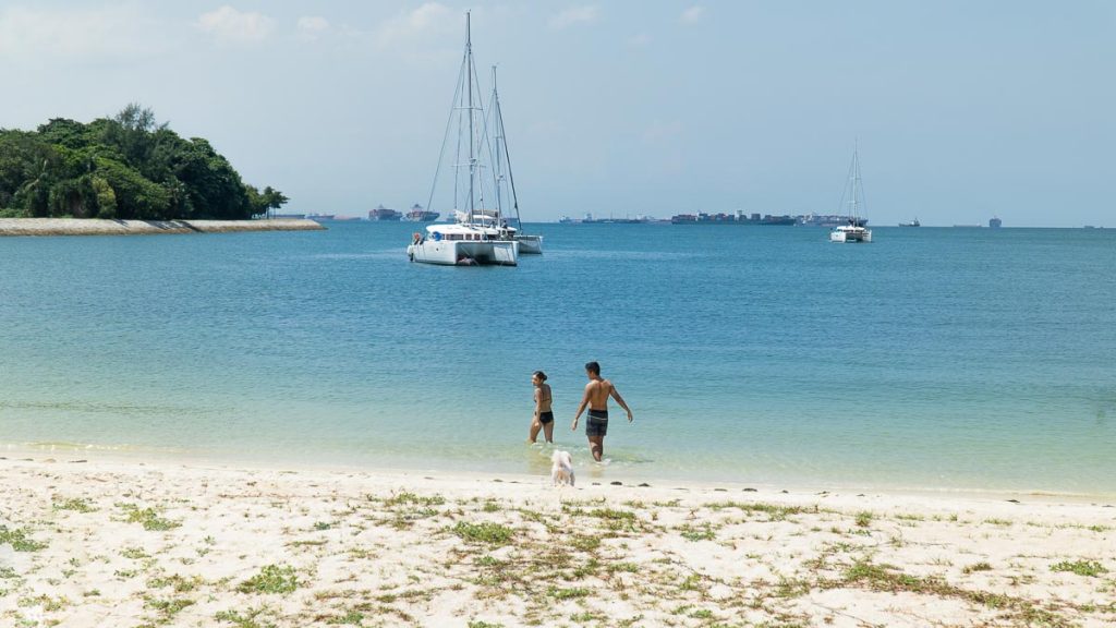 Couple walking on the beach – Lazarus Island