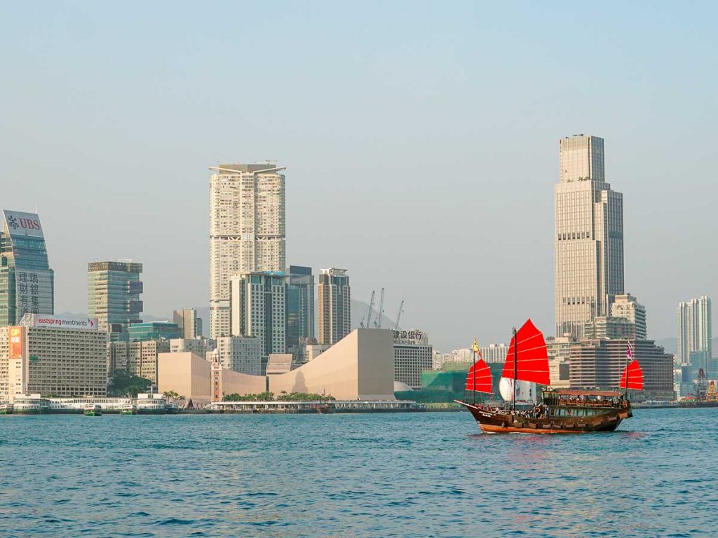 Junkboat at Hong Kong harbour - Hong Kong Cultures Explained