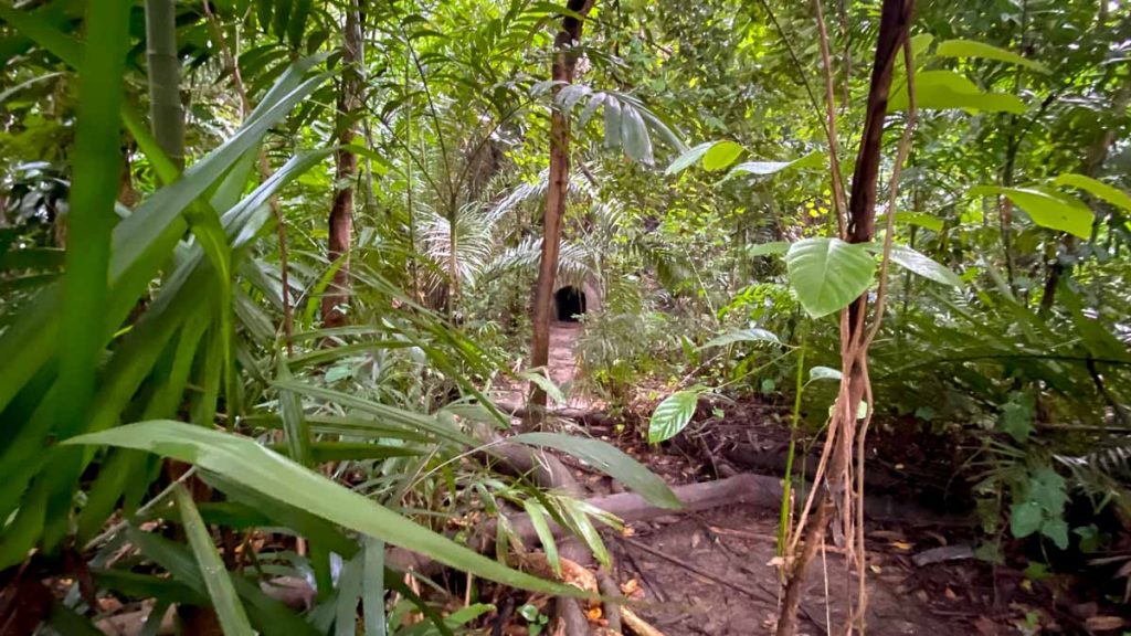 Spot the entrance to Seah Im Bunker - Hike in Singapore