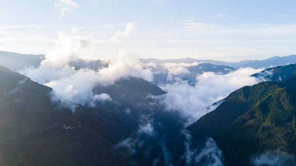 Sea of Clouds Lookout Point Guide to Shikoku