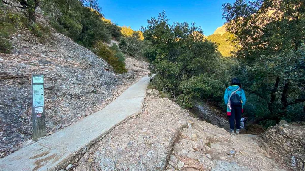 Montserrat Hike Pla dels Ocells from Sant Jeroni - Barcelona Itinerary