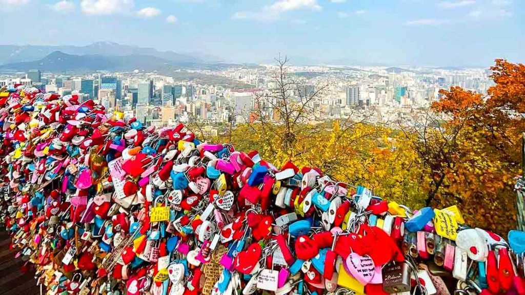 Lockets Hung on Fence at Namsan Tower VTL Itinerary