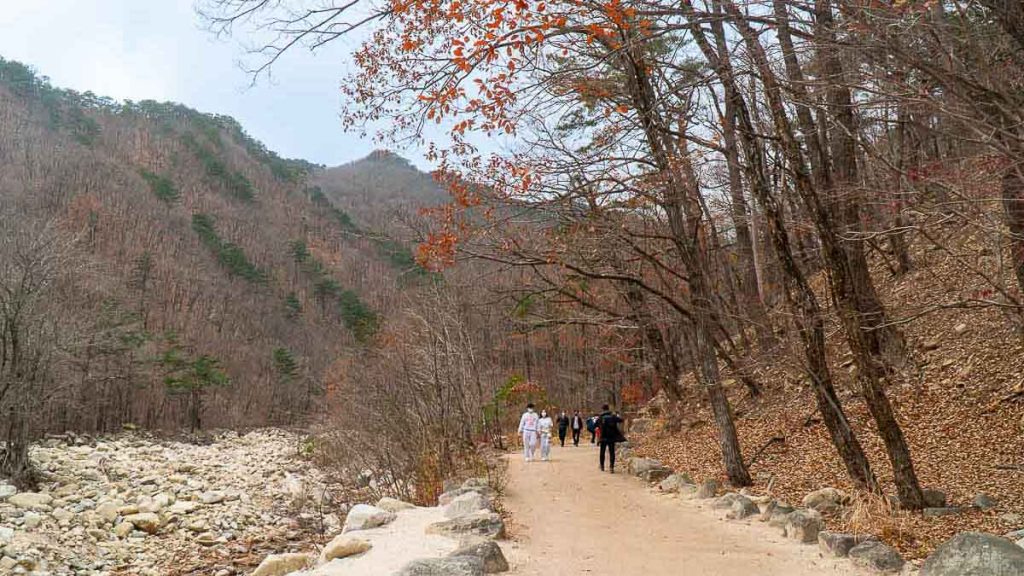 Hiking Path to Ulsanbawi Rock - Day trips out of Seoul